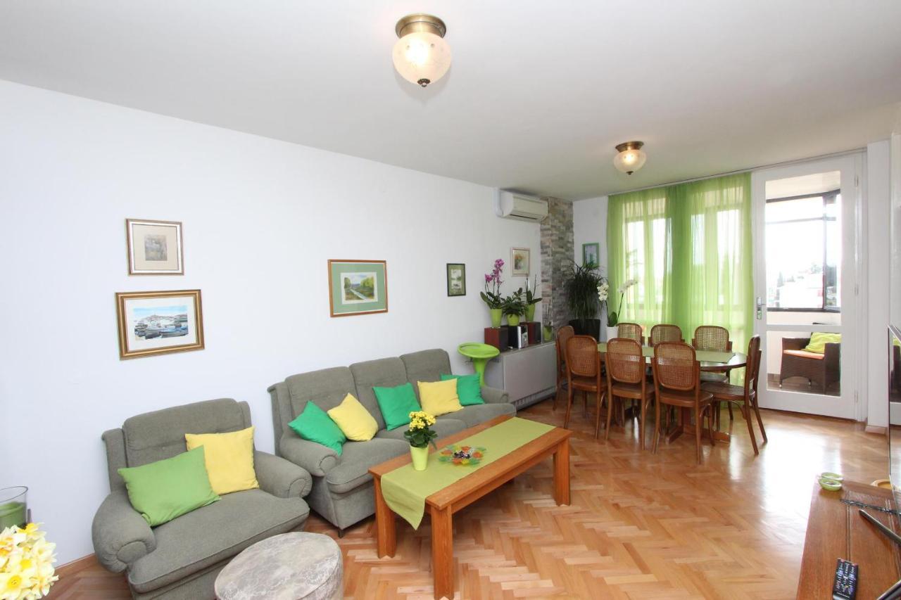 Apartment Elia Rovigno Esterno foto