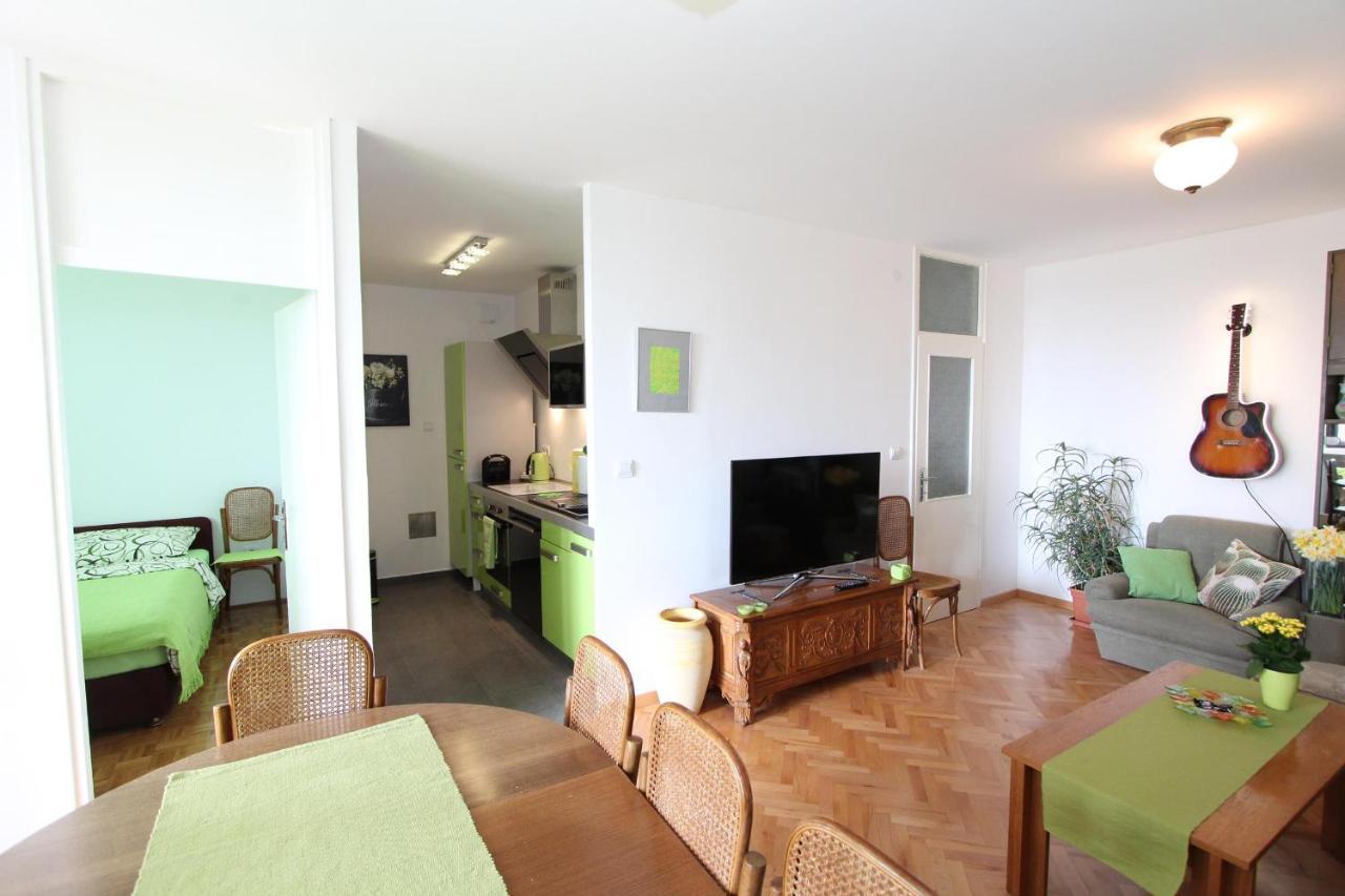 Apartment Elia Rovigno Esterno foto